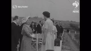 QUEEN MOTHER AT ROEDEAN (1955)