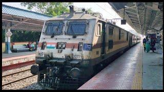 BIZZARE OFFLINK EVER  ||  Kolkata Madar Express crossing Sodepur with 30779 GMO (Gomoh) WAP 7...