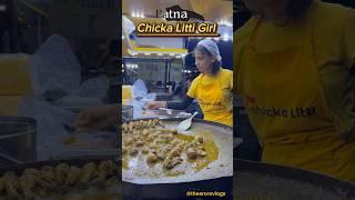 Nepali Girl Selling Bihari Style PalangTod Chicken Litti #patna #viralreels #viralgirl #littichicken