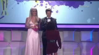 Amanda Steele Wins Fashion - Streamy Awards 2016