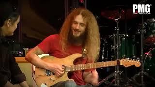 Guitar God // Guthrie Govan // Top guitar shredding and technique // #like_share_subscribe