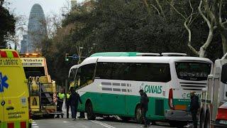 Medio centenar de heridos, en un choque entre dos autobuses en Barcelona | AFP