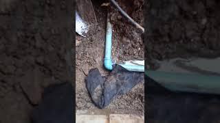 Fuga de agua en cañería PVC 32mm(Difugas Soluciones LTDA)