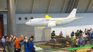 WORLD’S LARGEST RC AIRLINER FOR INDOOR FLIGHT AIRBUS A320 / Modell Süd Stuttgart 2016