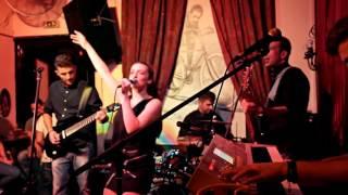 "Bliss Show Band live - Δέντρο στο Bar 5/11/15" - Ανεβαίνω