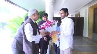 Vice Chairman, NITI Aayog Dr. Rajiv Kumar met AP CM YS Jagan at his residence in Tadepalli