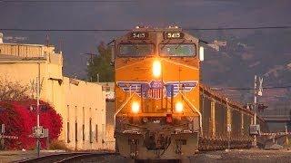 AWESOME TRAIN HORNS !!! (UP) Union Pacific Freight Trains in East Los Angeles, CA (11/16/13)