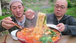 보글보글 부대찌개 먹방~~Army stew (Budae jigae)& instant noodle Mukbang eating show