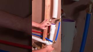 Cómo Hacer la Instalación de Plomeria para un baño Pequeño en 15 segundos #diy #plomería #tips #diy