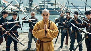 Kung Fu Movie! The bullied young monk hides incredible martial arts skills!