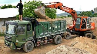 Xe Ô Tô Tải Ben Chở Và Đổ Đất, Máy Xúc Doosan Solar130W Làm Việc | Excavator Truck | TienTube TV