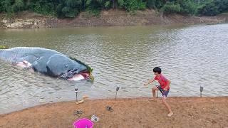 The orphan boy's ultimate fishing moment Dương