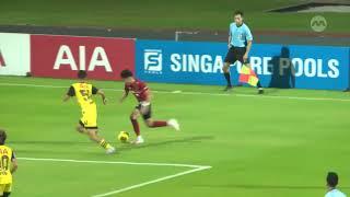 Tampines' Jovan Ang fells Daniel Goh and concedes penalty to Balestier! | SPL 2023 Moments