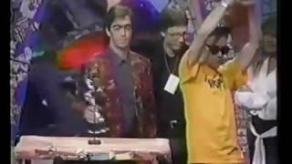 R.E.M. 1991-09-05 - MTV Video Music Awards, MTV, USA (Best Group Video)