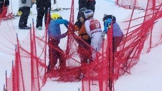 Lindsey Vonn walks away after crashing in Lake Louise downhill