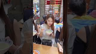 豆汁儿初体验 这叫一个地道儿#三胞胎小姐姐#吃货日常 #北京豆汁