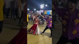 Couple dance#garba #navratri #navratrispecial#gujarati #dandiya #gujju #garbanight#garbalover