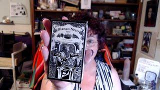 ArwenTalks: Bianco Nero Tarot Flip-Through