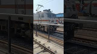 Light Roaming POWERFUL WAP 7 at Ballia Railway Station. #shorts #indianrailways