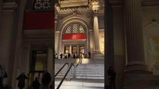 A lot of interest in the MET NYC  Book your guided private Tour  #metropolitan #history #museum