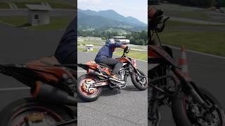 The art of precision #ktm #motorcyclestunts #motorcycle