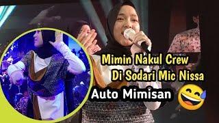 Tak terlupakan...!! Nissa sabyan sodorkan mic ke Mimin Nakul crew