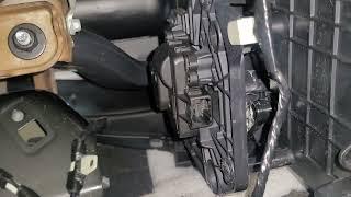 Lining up gear in mode door actuator F150 2011