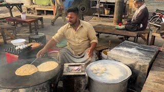 DESI CHEAPEST SAAG PARATHA IN LAHORE | STREET FOOD DESI NASHTA | ALOO  PARATHA