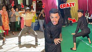 Crazy Dance In Road||Sharma gye sub loog||Shirt LessDance️||Shadi mai Ye kya dikha diya mene️