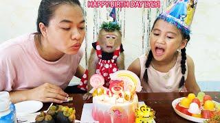 So happy! Monkey Lyly was surprised by her mother celebrating her 2nd birthday