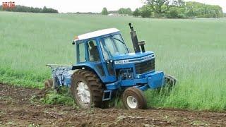 FORD 9700 Tractor Plowing