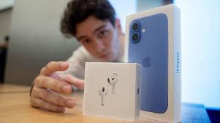 Купил ПЕРВЫЕ iPhone 16 и AirPods 4 в Apple Store!