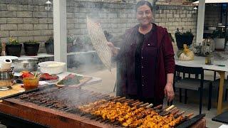 Delicious Tikka Kebab w/ Naan Chapataba - کباب سیخی افغانی با نانی چپه تابه