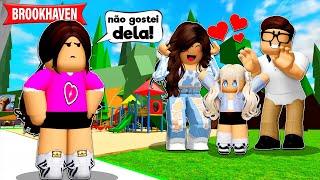 A ÓRFÃ FOI ADOTADA PELOS MEUS PAIS E EU FIQUEI COM CIÚMES | Historinhas Brookhaven Roblox