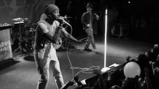 Travie McCoy: Billionaire ft. Bruno Mars (LIVE)