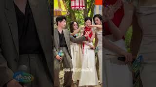 # 陳都靈 ＃辛雲來 ＃何泓姍 ＃溫崢嶸 四位同框出席《雁回時》幾位這狀態如何？ 121844