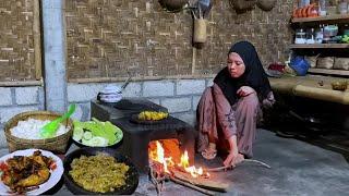 heavy rain in the village, cooking grilled chicken with green chili sauce, village cooking