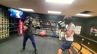 LIGHTWEIGHT BEGINNER AMATEUR BOXER SPARRING!!