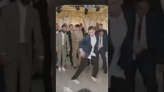 Foreigners dancing on Indian song meme template || #meme #template  #kalachasmasong  #foreigners