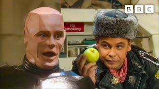 Lister teaches Kryten how to lie | Red Dwarf - BBC