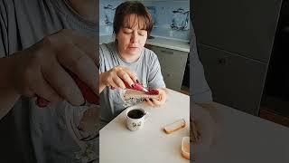 Случайно для себя, открыла новый рецепт намазки для хлеба. Очень вкусно!