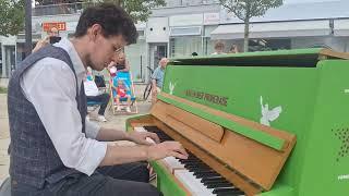 Is Coldplay the best band in the world? Piano Medley of famous Coldplay Songs by Thomas Krüger