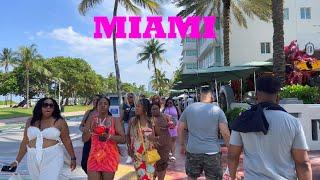 South Beach Walk : Collins Avenue, Beachfront & Art Deco Historic District in June 2023