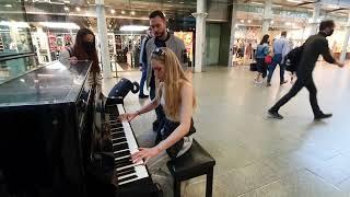 Ella, The Interstellar Girl Plays An Amazing Cover On Public Piano