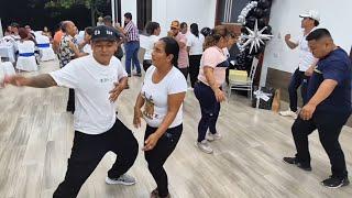 Con un Gran Baile termina WILDER la inauguración ROMARIO se puso a bailar también