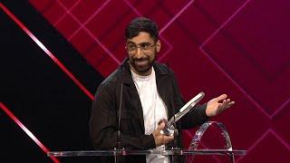 Bester Newcomer: Kawus Kalantar - Danke, weiße Cis-Männer! | Der Deutsche Comedypreis 2021