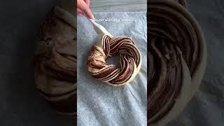 How I learnt to bake (plus Christmas Nutella pastry wreath tutorial)