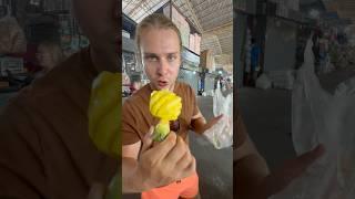 Чем они красят ананасы? 