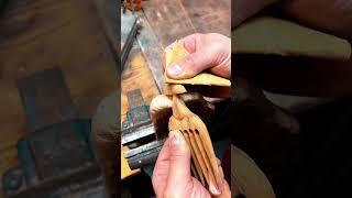 How to make a wooden comb. #woodworking #wood #bushcraft #diy