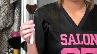 How to Use a V-Shaped Makeup Brush : Makeup Artist Techniques